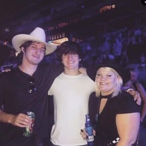 Meet your Posher, Maxwell